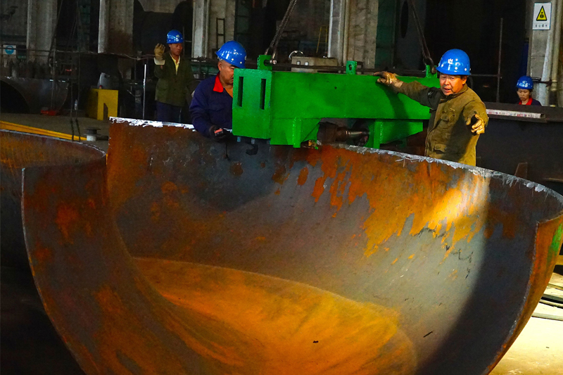 Large Diameter Butt Weld Fittings Production